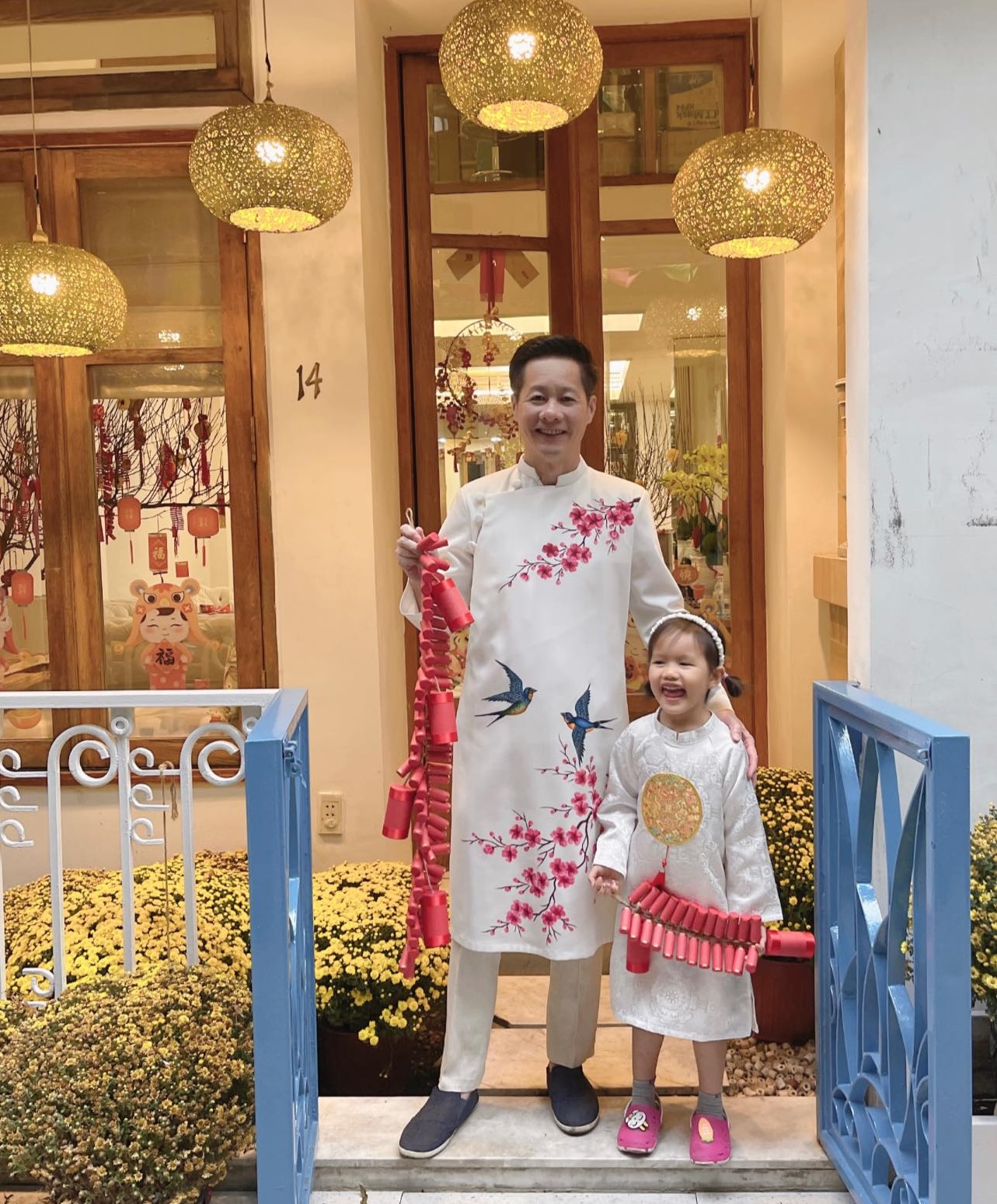 Khoe khoảnh khắc gia đình đón năm mới, nhan sắc cùng vóc dáng hậu giảm cân của Phan Như Thảo chiếm spotight-2