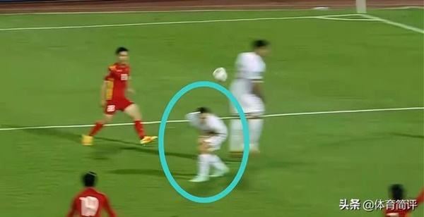 Ngôi sao triệu đô như gái mới lớn, đội trưởng hèn nhát, trách gì Trung Quốc chả thua đậm-2