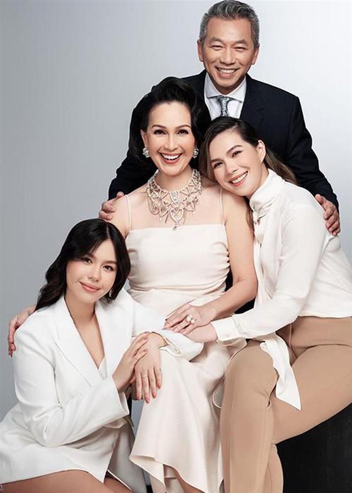 5 bà mẹ tuổi Dần hot nhất showbiz: Người có con gái xinh như Hoa hậu, riêng ngọc nữ Hà Tăng trở thành chuẩn mực cách dạy con-4