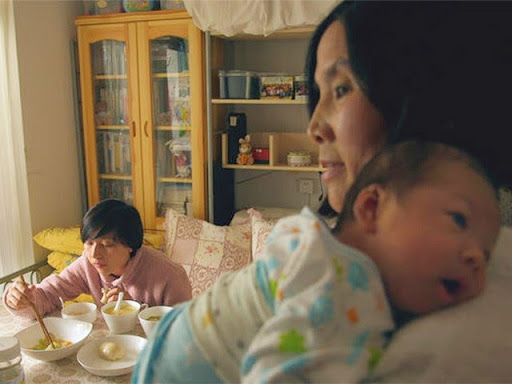 Mẹ vất vả nấu cơm phục vụ chị dâu đẻ, ai ngờ chị lén đổ hết đi, tôi dằn mặt thì chị ậm ừ tiết lộ-2