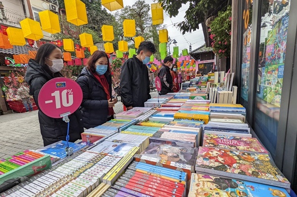 Nhiều độc giả nhí” đến với Phố Sách Xuân Nhâm Dần ngày mùng 2 Tết-8