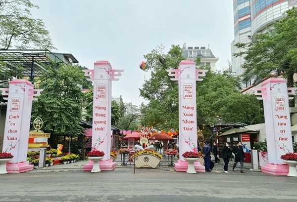 Nhiều độc giả nhí” đến với Phố Sách Xuân Nhâm Dần ngày mùng 2 Tết-10