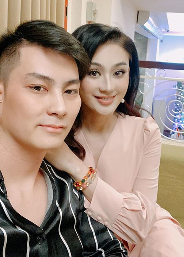 Chồng cũ tình tứ bên người yêu mới, nói 1 câu chối bỏ 4 năm hôn nhân với Lâm Khánh Chi khiến dân tình phẫn nộ-7