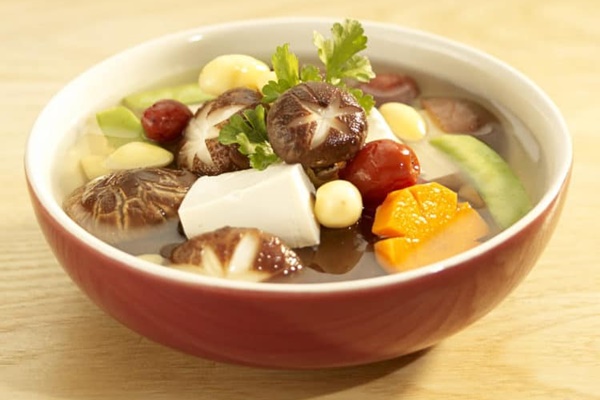 Thêm một món ăn giúp chị em xử đẹp thịt gà, giò chả sau Tết: Nấu nhanh mà lại giúp giảm cân nữa đây này!-6