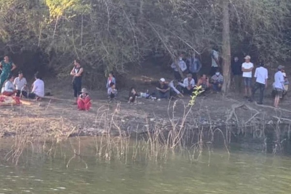 Tai nạn thương tâm ở Bình Thuận, 1 người tử vong, 3 người hoảng loạn-1