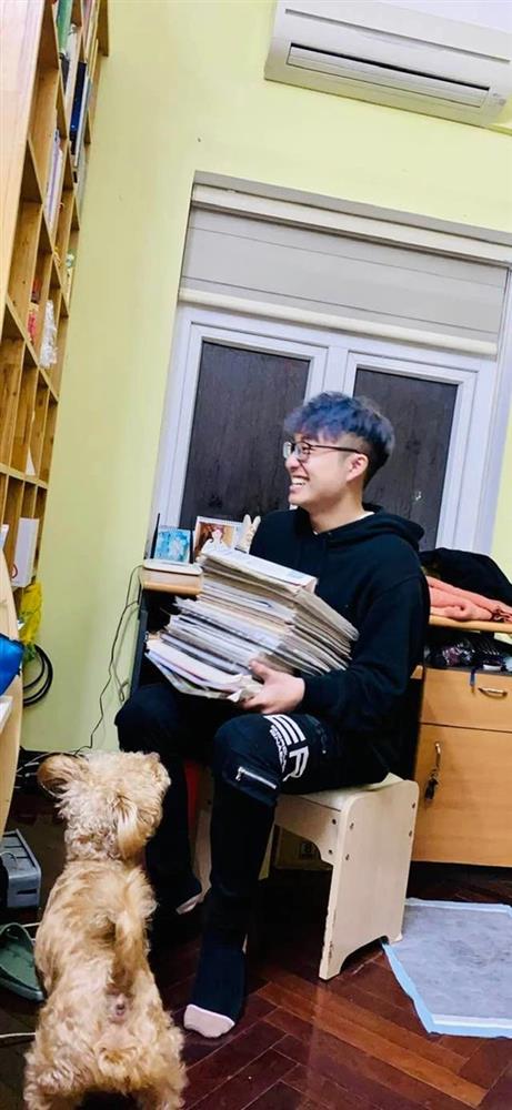 MC Thảo Vân nịnh nọt con trai gửi tiền lì xì, cậu nhăn nhó rồi dứt khoát làm 1 hành động: Đúng là quá tinh tế!-1