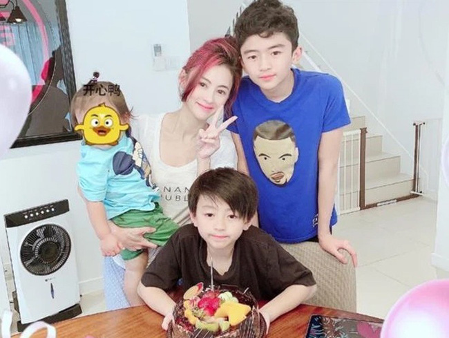 Lộ thân phận cha ruột con trai thứ 3 của Trương Bá Chi, hóa ra là một nhân vật quyền lực?-3