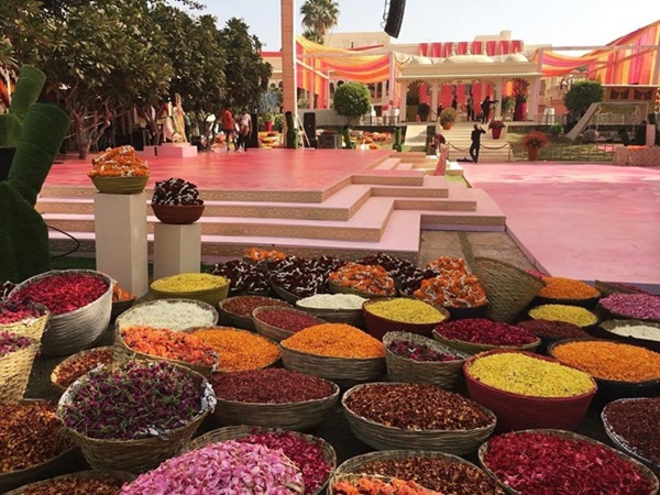 Đám cưới xa hoa tiêu tốn hơn 2,3 nghìn tỷ đồng của con gái tỷ phú giàu nhất châu Á: Diễn ra liên tục 7 ngày, dàn khách mời hàng khủng thế giới!-4