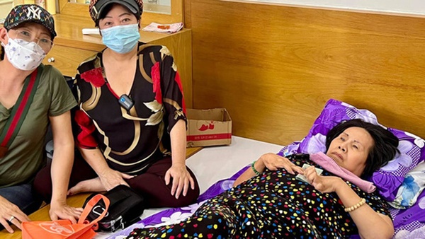 Cuộc đời đẫm nước mắt của NS Hoàng Lan: Nợ nần, gia đình tan vỡ dẫn đến trầm cảm, tăng cân để tìm chỗ đứng trong nghề và bệnh tật nằm 1 chỗ-7