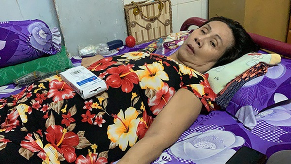 Cuộc đời đẫm nước mắt của NS Hoàng Lan: Nợ nần, gia đình tan vỡ dẫn đến trầm cảm, tăng cân để tìm chỗ đứng trong nghề và bệnh tật nằm 1 chỗ-8