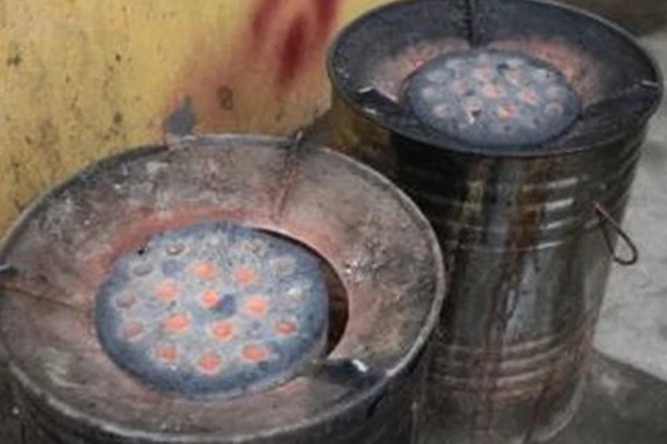 TP.HCM: Nghi án mẹ bỏ con gái 7 tháng tuổi vào máy giặt đến chết rồi treo cổ tự tử trong phòng trọ-2