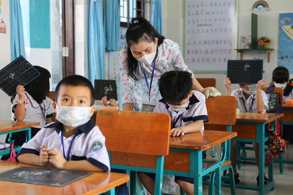 Hôm nay, học sinh trở lại trường học: An toàn là trên hết-1