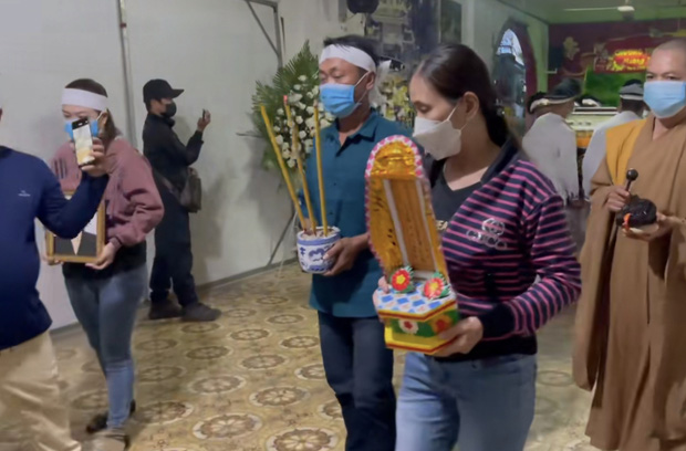 Xót xa cảnh hiu quạnh tại lễ hoả táng NS Hoàng Lan: Người thân hiếm hoi xuất hiện, 2 tâm nguyện được hoàn thành!-2