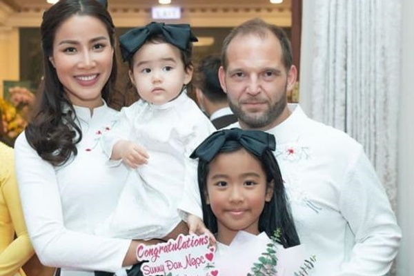 Những kiểu trang trí đầu giường tuyệt đẹp mang đến cho căn phòng sự trang nhã và lãng mạn-11