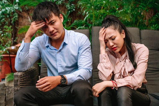 Hết Tết rồi chồng bỗng mang về 50 triệu cho vợ tiêu, tôi thấy lạ để rồi chết lặng với 2 tiếng ting ting-1