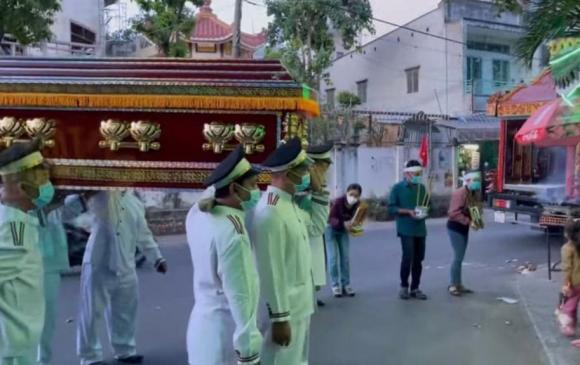 Lễ an táng cố NS Hoàng Lan: Chẳng có lấy một người thân, đìu hiu tới xót xa-3