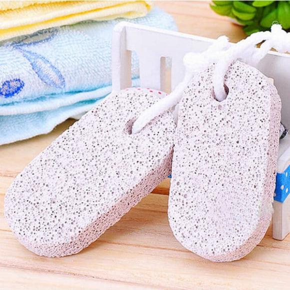 Khi giặt quần áo mà quên giấy vệ sinh, hướng dẫn các bạn một mẹo nhỏ để loại bỏ vụn giấy dính trên quần áo một cách dễ dàng-4