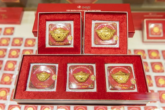 Giá vàng hôm nay 7/2: Tăng vượt ngưỡng 63 triệu đồng/lượng