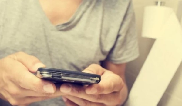 5 thói quen xấu trong phòng tắm có thể gây hại mà nhiều người không nhận ra-3