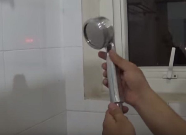 5 thói quen xấu trong phòng tắm có thể gây hại mà nhiều người không nhận ra-4