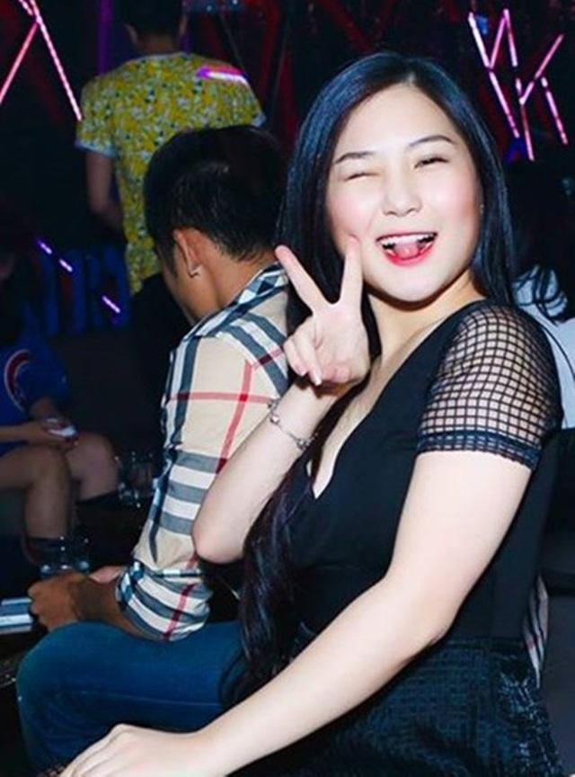 Hương Tràm khoe body trực diện sau màn truổng cời sốc mùng 3 Tết-3