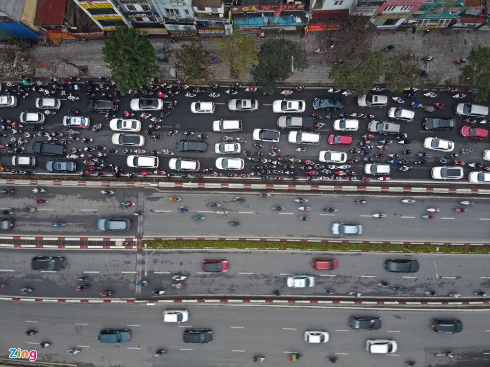 Đường phố Hà Nội kẹt cứng ngày đầu người dân đi làm sau Tết-12