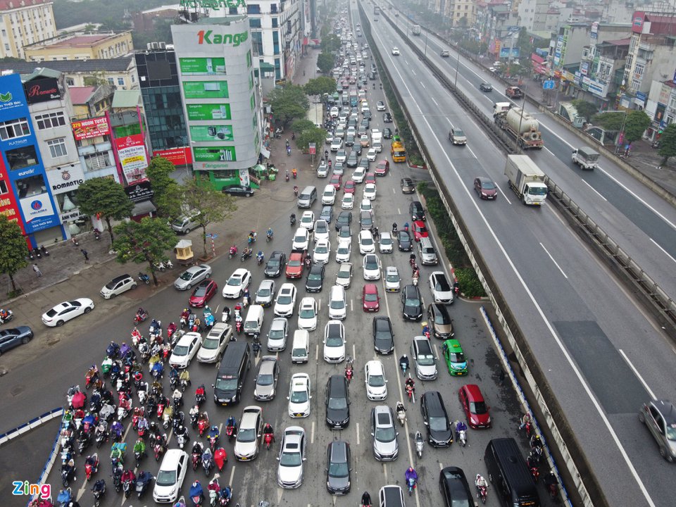 Đường phố Hà Nội kẹt cứng ngày đầu người dân đi làm sau Tết-13