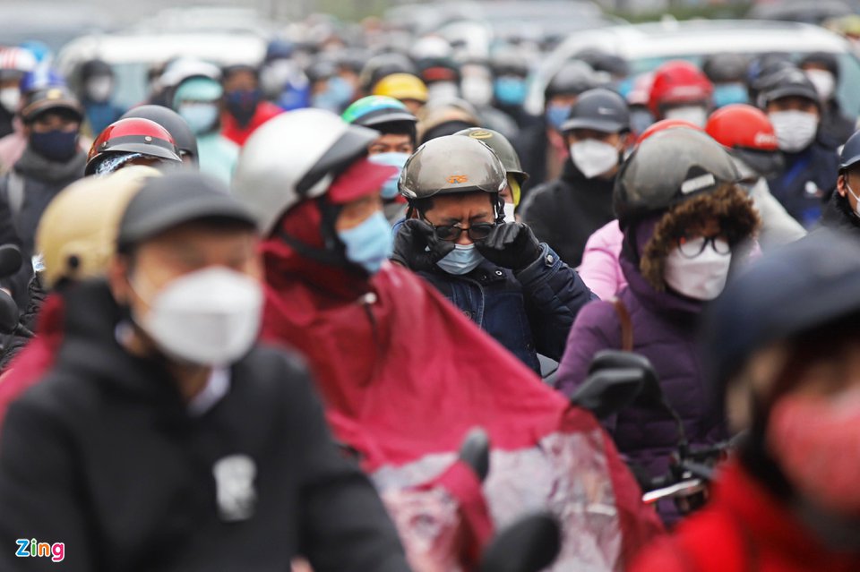 Đường phố Hà Nội kẹt cứng ngày đầu người dân đi làm sau Tết-7
