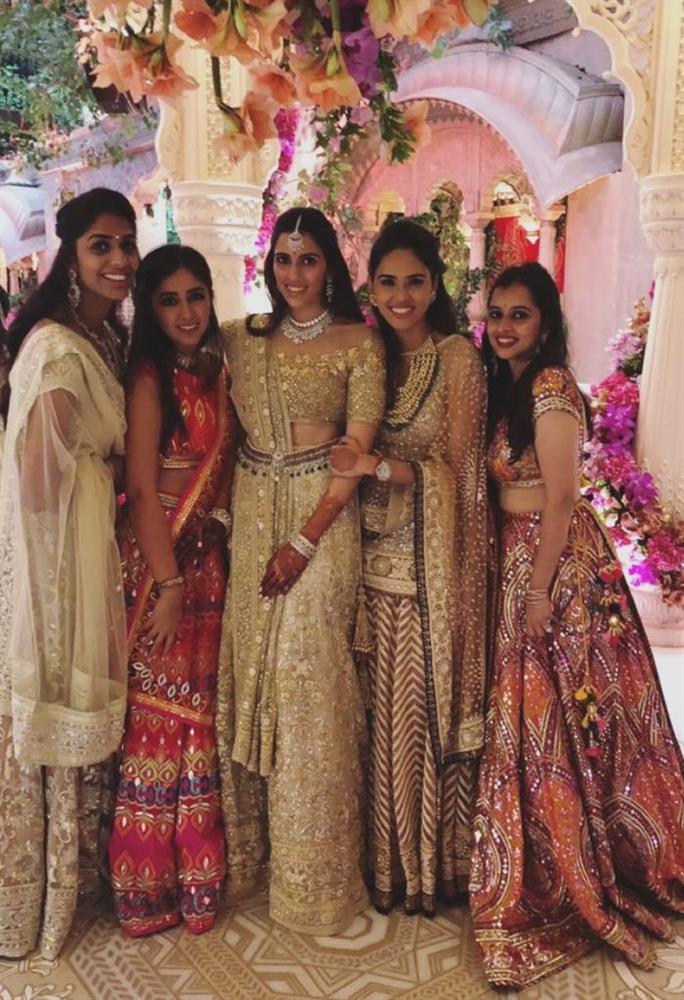 Siêu đám cưới con trai tỷ phú giàu nhất châu Á và con gái tài phiệt buôn kim cương: Thanh mai trúc mã quen từ 4 tuổi và món quà cưới 1000 tỷ-8