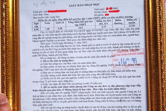 Con trai đỗ đại học 