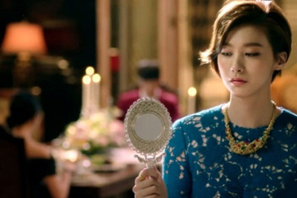 Phát hiện chồng bỗng dưng thích đi bốc quẻ xem bói, vợ nhờ cao nhân luận” giùm rồi phát hiện sự thật đằng sau-8