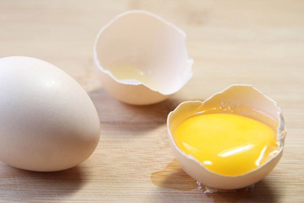 Quần áo lâu khô trong mùa mưa rét, chỉ cần lấy chai nhựa làm theo cách này, quả là có tác dụng tuyệt vời-5