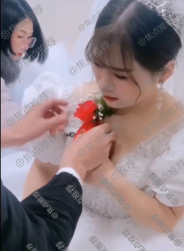 Chàng trai mang gần 700 triệu đi lấy vợ, đã vậy còn mua 1 tặng 1, dân mạng lên tiếng: Quá hời!-2