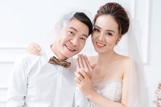 Nửa đêm bà xã Công Lý bỗng ẩn ý ai đó giả lả, không thể yêu thương nổi rồi xoá vội: Chuyện gì đây?