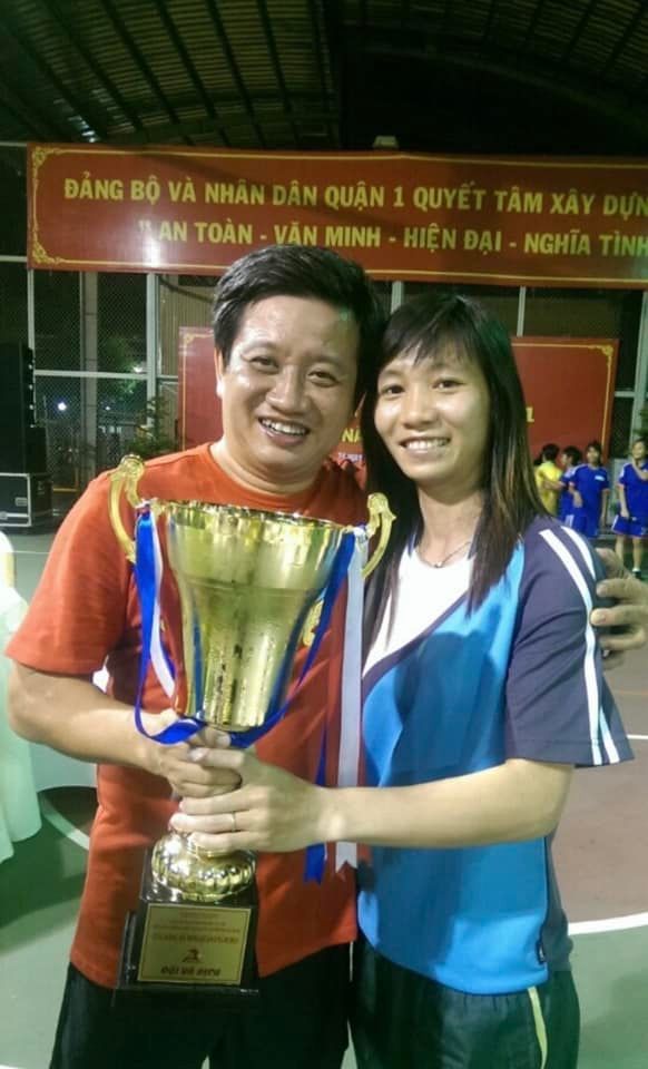 Ông Đoàn Ngọc Hải khoe kỷ niệm với tiền vệ Thuỳ Trang: Luôn động viên không được bỏ cuộc-1