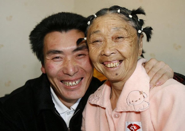 Chàng trai 28 si mê bà cô 60 tuổi, quyết đoạn tuyệt với cha mẹ để rước nàng về dinh từng làm dư luận Trung Quốc xôn xao bây giờ ra sao?-1