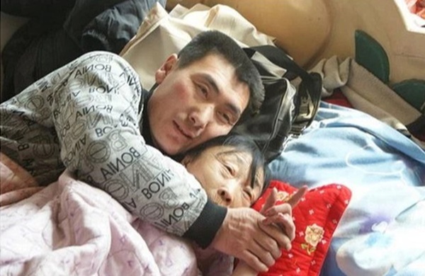 Chàng trai 28 si mê bà cô 60 tuổi, quyết đoạn tuyệt với cha mẹ để rước nàng về dinh từng làm dư luận Trung Quốc xôn xao bây giờ ra sao?-5