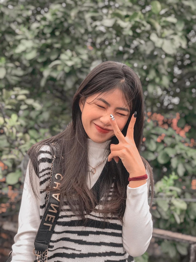 Loạt ảnh đối lập của tuyển bóng đá nữ Việt Nam: Trên sân mạnh mẽ, ngoài đời nữ tính nhìn là yêu!-2