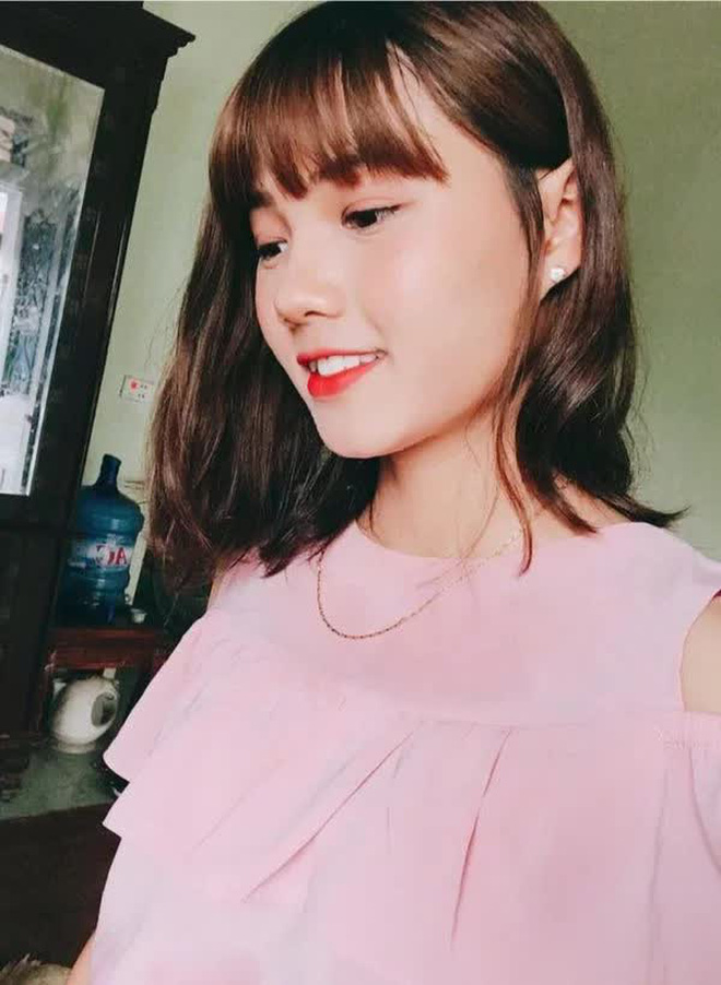 Loạt ảnh đối lập của tuyển bóng đá nữ Việt Nam: Trên sân mạnh mẽ, ngoài đời nữ tính nhìn là yêu!-23