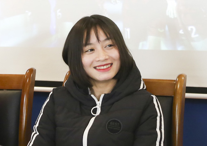 Loạt ảnh đối lập của tuyển bóng đá nữ Việt Nam: Trên sân mạnh mẽ, ngoài đời nữ tính nhìn là yêu!-25