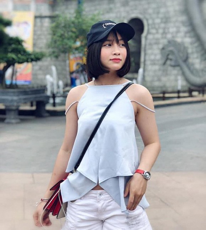 Loạt ảnh đối lập của tuyển bóng đá nữ Việt Nam: Trên sân mạnh mẽ, ngoài đời nữ tính nhìn là yêu!-26