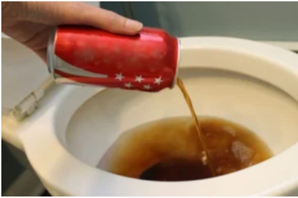 Uống bia thừa đổ đi phí của, đổ lên bệ cửa sổ bám bẩn: Sau 5 phút sẽ thấy điều bất ngờ xảy ra-4