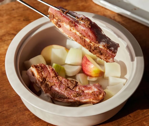 Hướng dẫn chị em cách luộc thịt heo không cần nước, khi ăn thịt thơm ngon và ngọt vị đến lạ-5