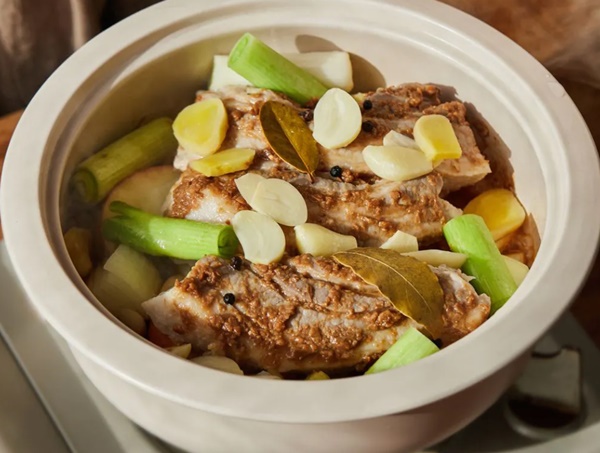 Hướng dẫn chị em cách luộc thịt heo không cần nước, khi ăn thịt thơm ngon và ngọt vị đến lạ-7