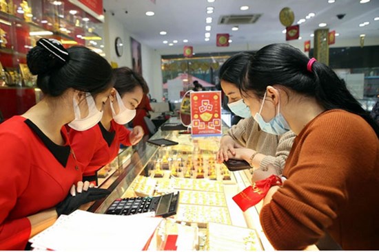 Giá vàng bất ngờ giảm 