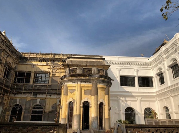 Công chúa lớn lên trong cung điện đổ nát, ngỡ con cháu hoàng tộc có cuộc sống nhung lụa nhưng thực tế phũ phàng khác xa tưởng tượng-4