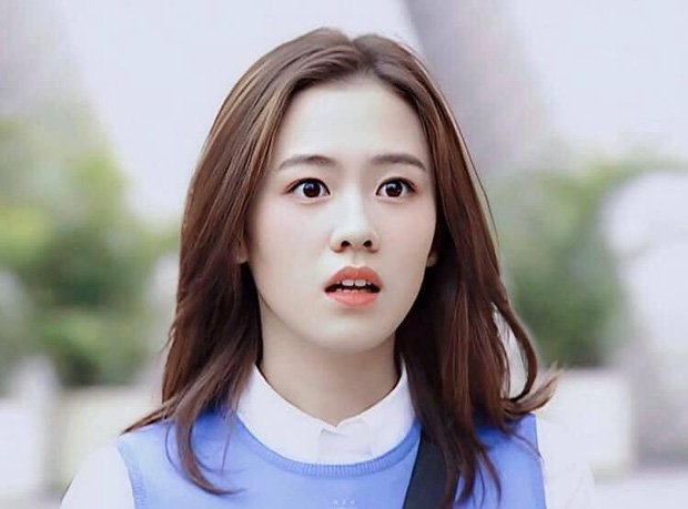 Khán giả ngỡ ngàng trước nhan sắc tuổi 19 của Son Ye Jin trong bộ phim đầu tay-3