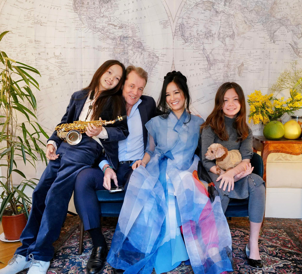 Cuộc sống tuổi 52 của Diva Hồng Nhung: Xinh đẹp, hạnh phúc bên bạn trai ngoại quốc ở Pháp-4