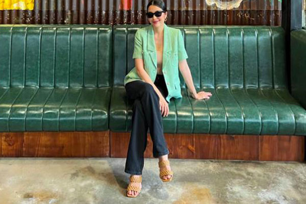 Chỉ qua clip vài giây, nhóc tỳ thứ 3 nhà tài phiệt của Hà Tăng gây bão vì hành động này?-7