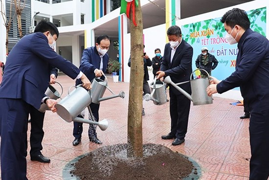 Chủ tịch HĐND TP Nguyễn Ngọc Tuấn dự lễ phát động Tết trồng cây tại quận Đống Đa